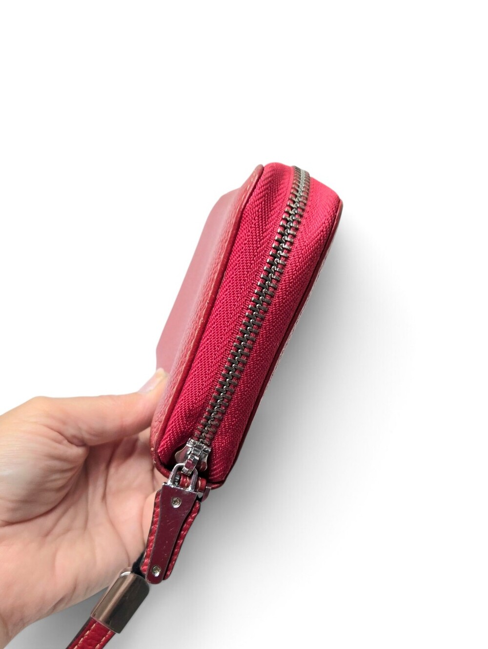 Lavemi Red Leather Wallet. Zip Closure. - Picture 3 of 11